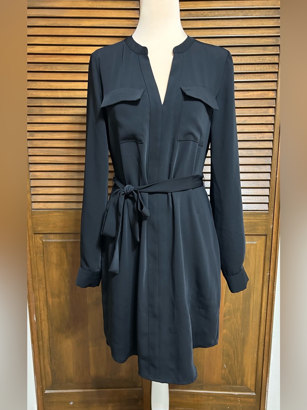 Adrienne Vittadini Black V-Neck Long Sleeve Pullover Belted Shirt Dress Size 4